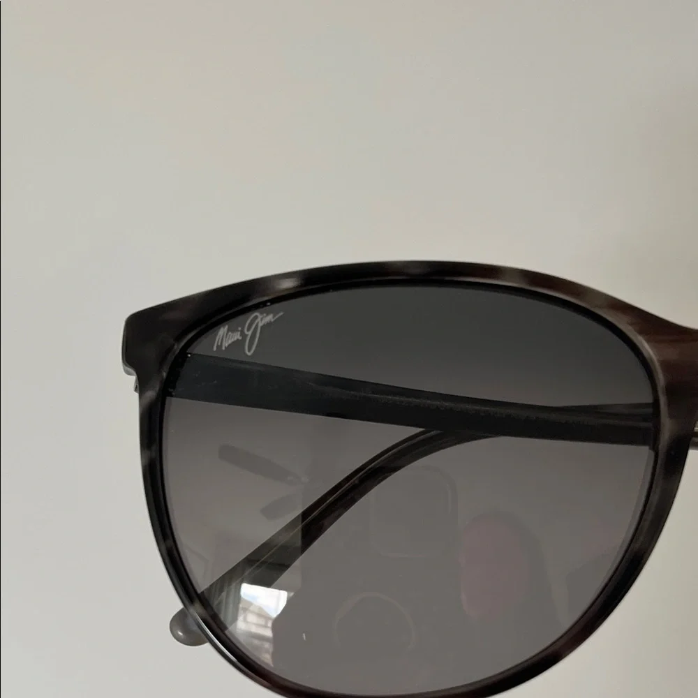 Maui Jim / Sunglasses - Picture 3 of 6